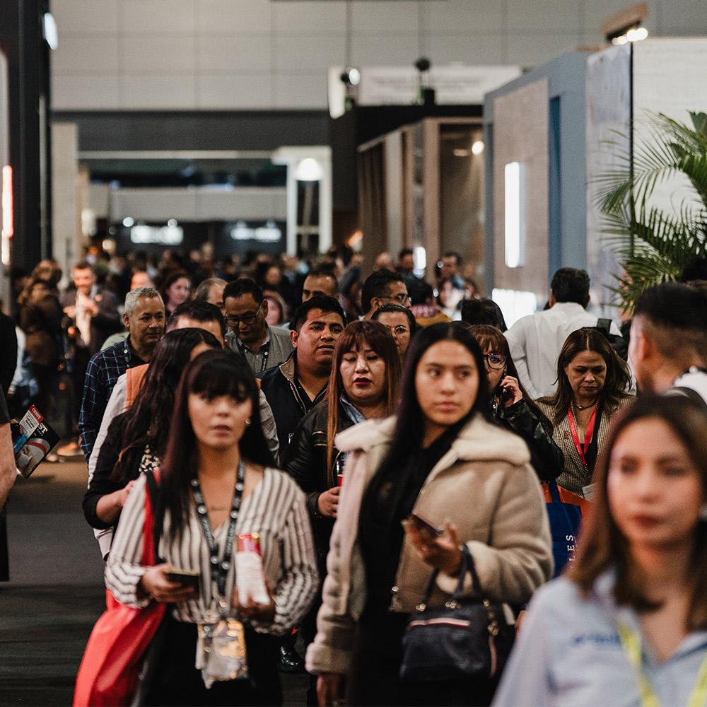 Exposición de 27,000m2 